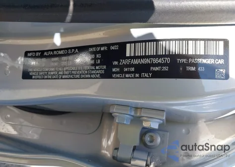 2022 Alfa Romeo Giulia Sprint Rwd z USA, uszkodzony, nr VIN ZARFAMAN9N7664570